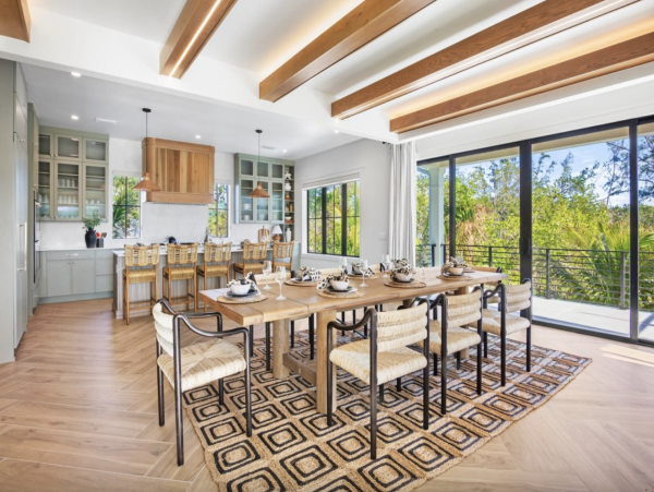 Custom Luxury Home 7 minute walk to beach and South Village
